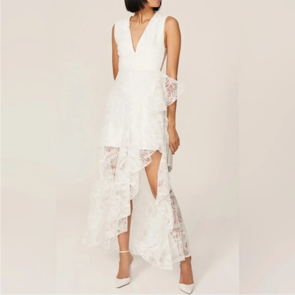 ONE33 Socia | White embroidered Lace | Asymmetric plunge neck